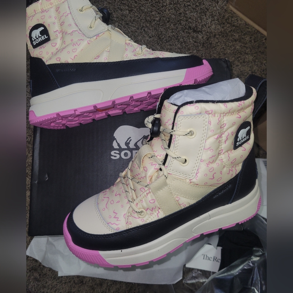 SOREL Waterproof Winter Boots Size 6 Womens 4 Youth